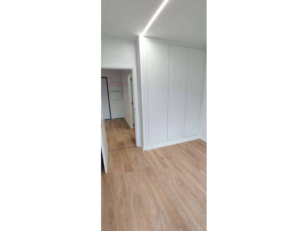 Apartamento T2 NOVO em Argoncilhe com ENORME arrumo - Grande imagem: 5/14