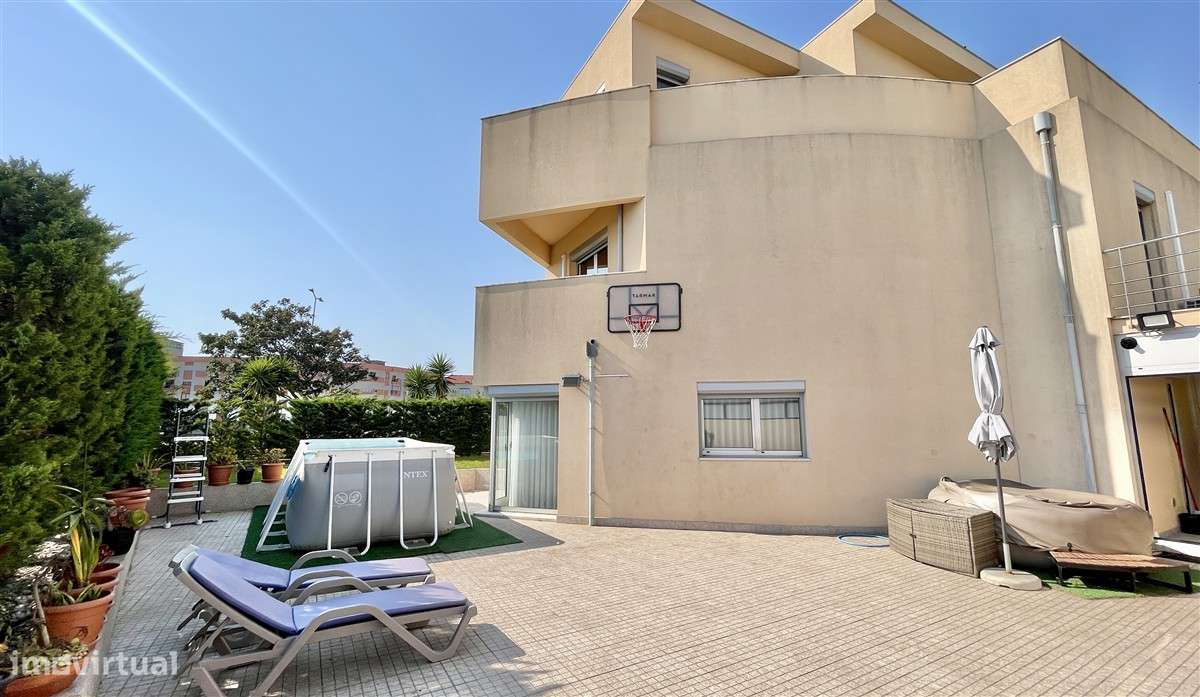 Moradia T4-Póvoa de Varzim-Centro-Acessos-2 Garagens Fechadas-31