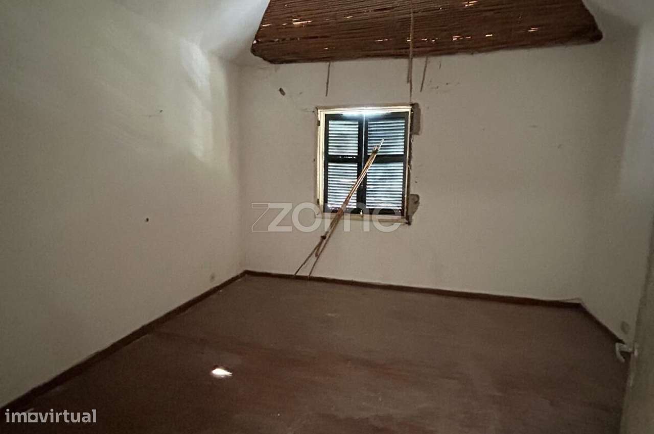 Moradia Geminada T1 para recuperar Santo Antonio- Funchal - Grande imagem: 5/9