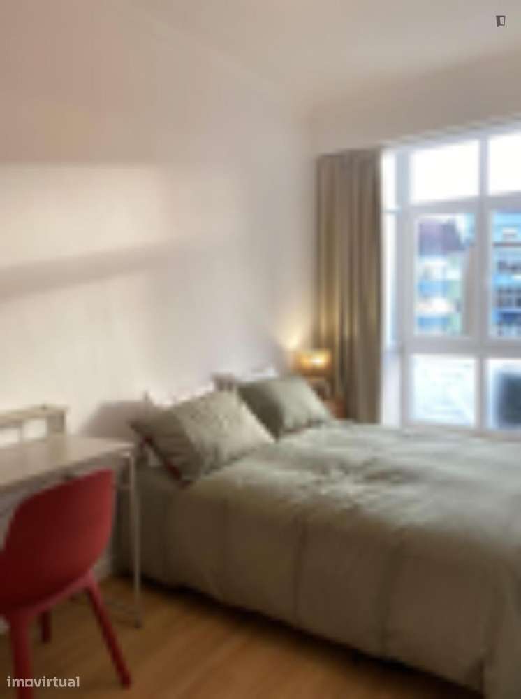 Quarto - localizado em Benfica Lisbon - Grande imagem: 4/7