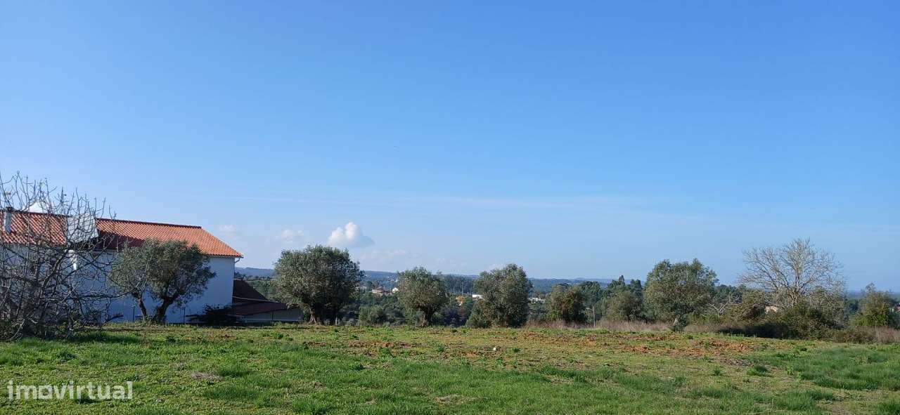 Terreno Urbano com 1535m2 em Alburitel Concelho de Ourém. Possível e - Grande imagem: 5/9