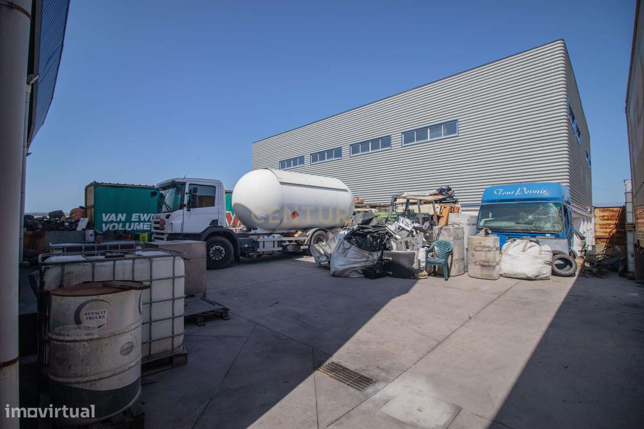 Armazém e Estacionamento - 750m² - Grande imagem: 5/34