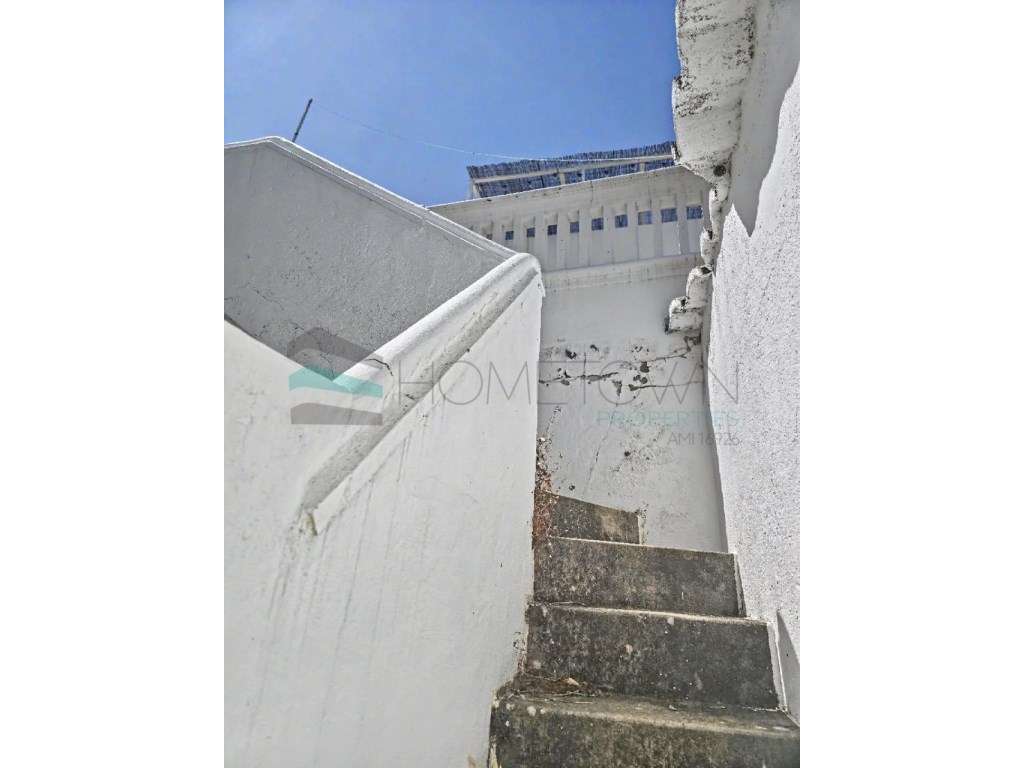 Moradia T3 - Tavira no centro histórico, por recuperar-20