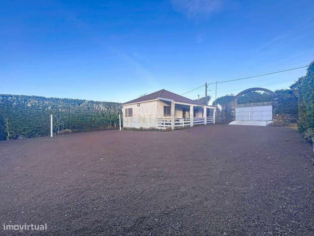 Quinta com Moradia em Rabo de Peixe – Espaço, Tranquilidade e Potencia - Grande imagem: 4/40