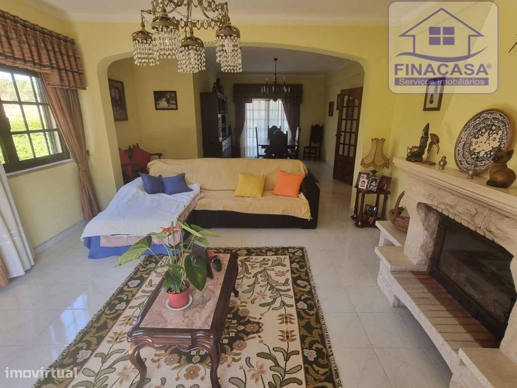 Moradia T4 isolada inserida em terreno com 5000m2 - Camarral (Palmela)-22