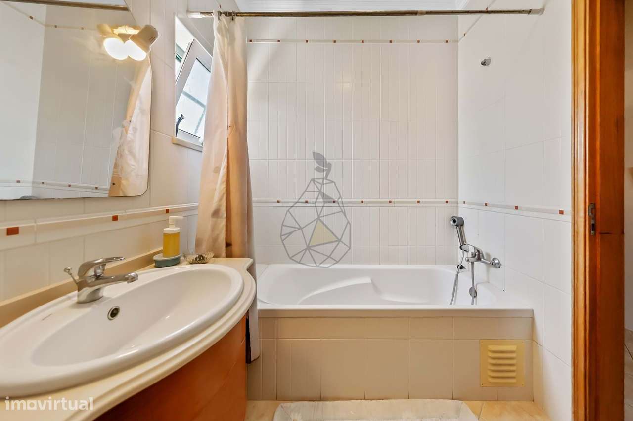 Apartamento T1+3 com Vista Mar do terraço em Quarteira-31