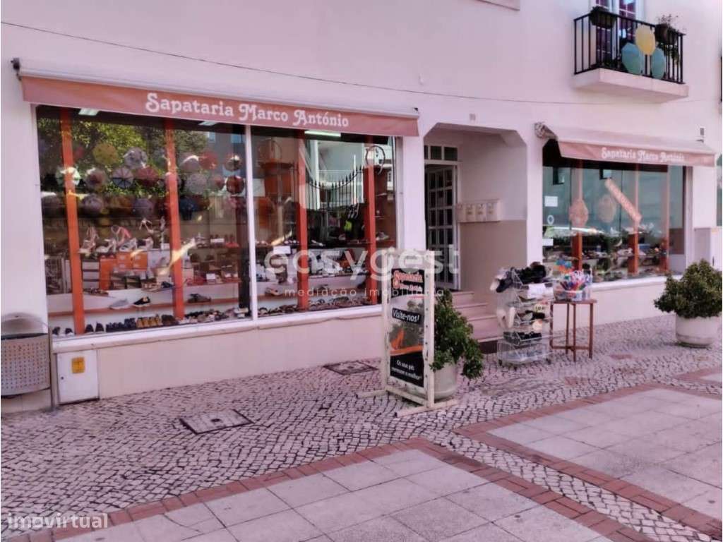 Espetacular loja/sapataria situada na emblemática rua de Águeda - Grande imagem: 4/11