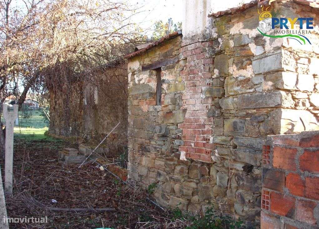 Imóvel rústico para recuperar situado perto da Sertã - Grande imagem: 4/21