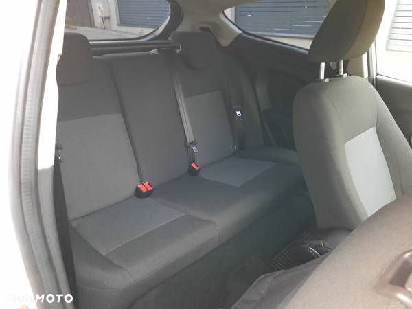 Ford Fiesta 1.25 Ambiente - 22