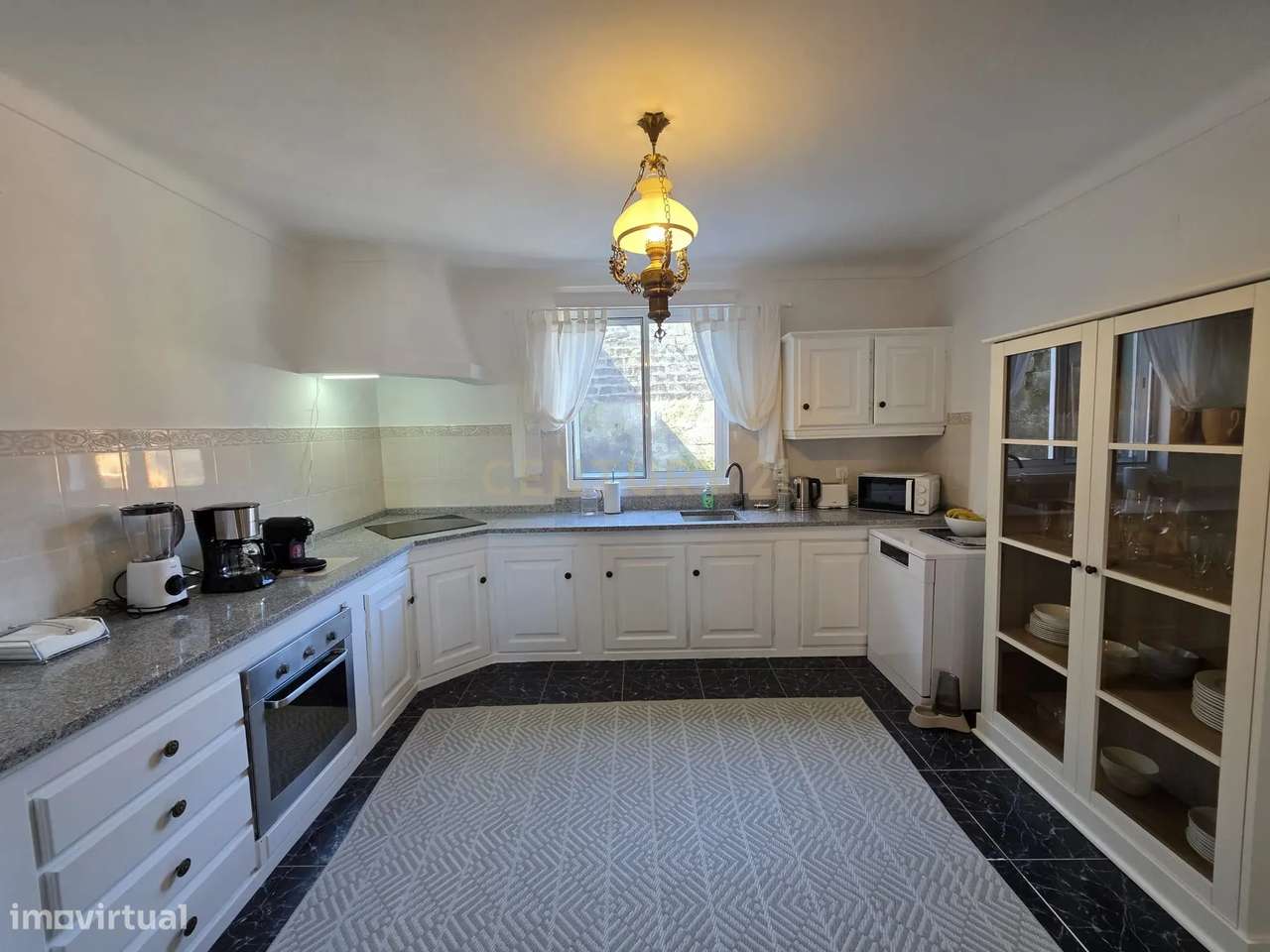 Moradia T5 Totalmente Equipada e Renovada com Vista Deslumbrante – Lom-5