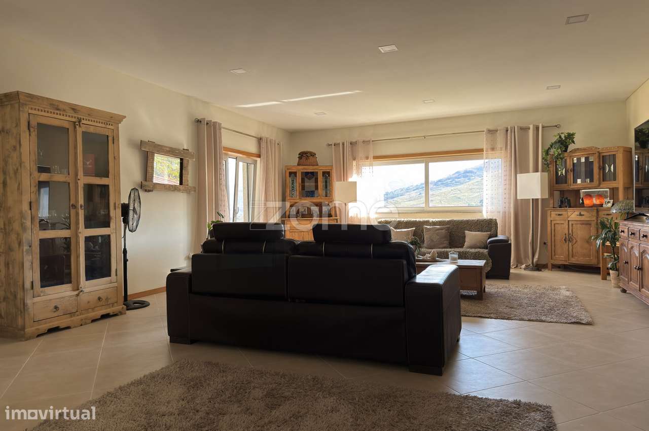 Moradia T3 - Grande imagem: 2/21