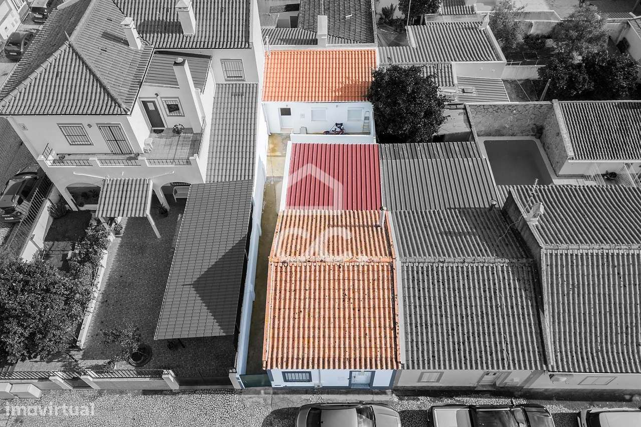 Moradia T2 e Anexo T1 c/ Quintal  | Senhora da Saúde (Évora) - Grande imagem: 4/38