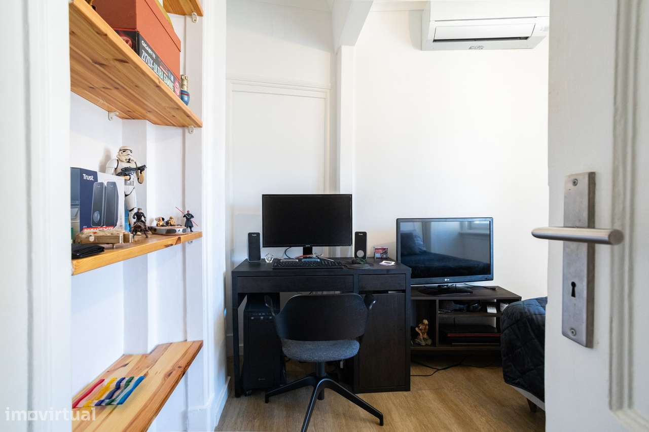 Apartamento Familiar totalmente Remodelado no Coração de Lisboa com Vi-9