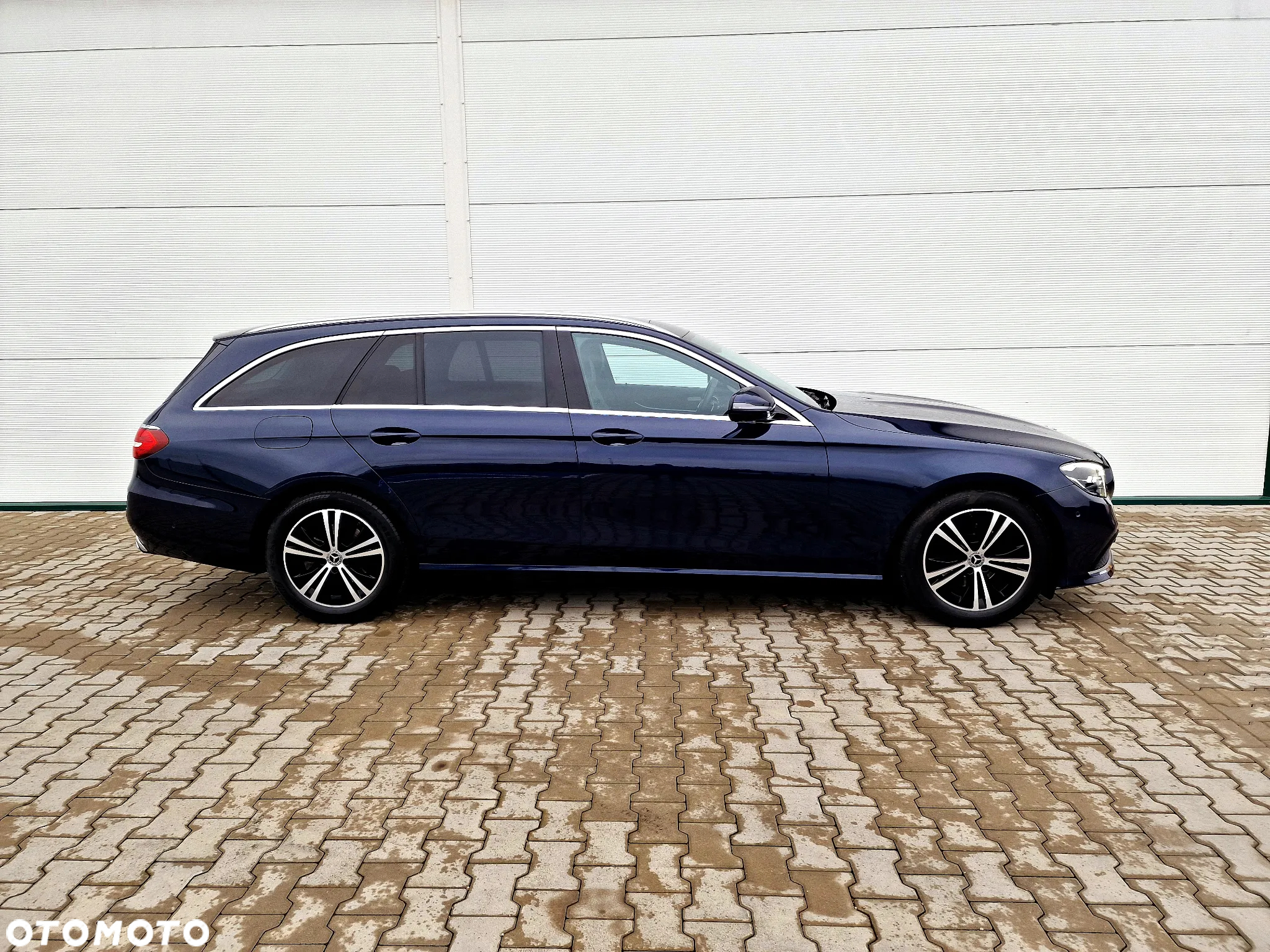 Mercedes-Benz Klasa E 220 d Business Edition 9G-TRONIC - 13