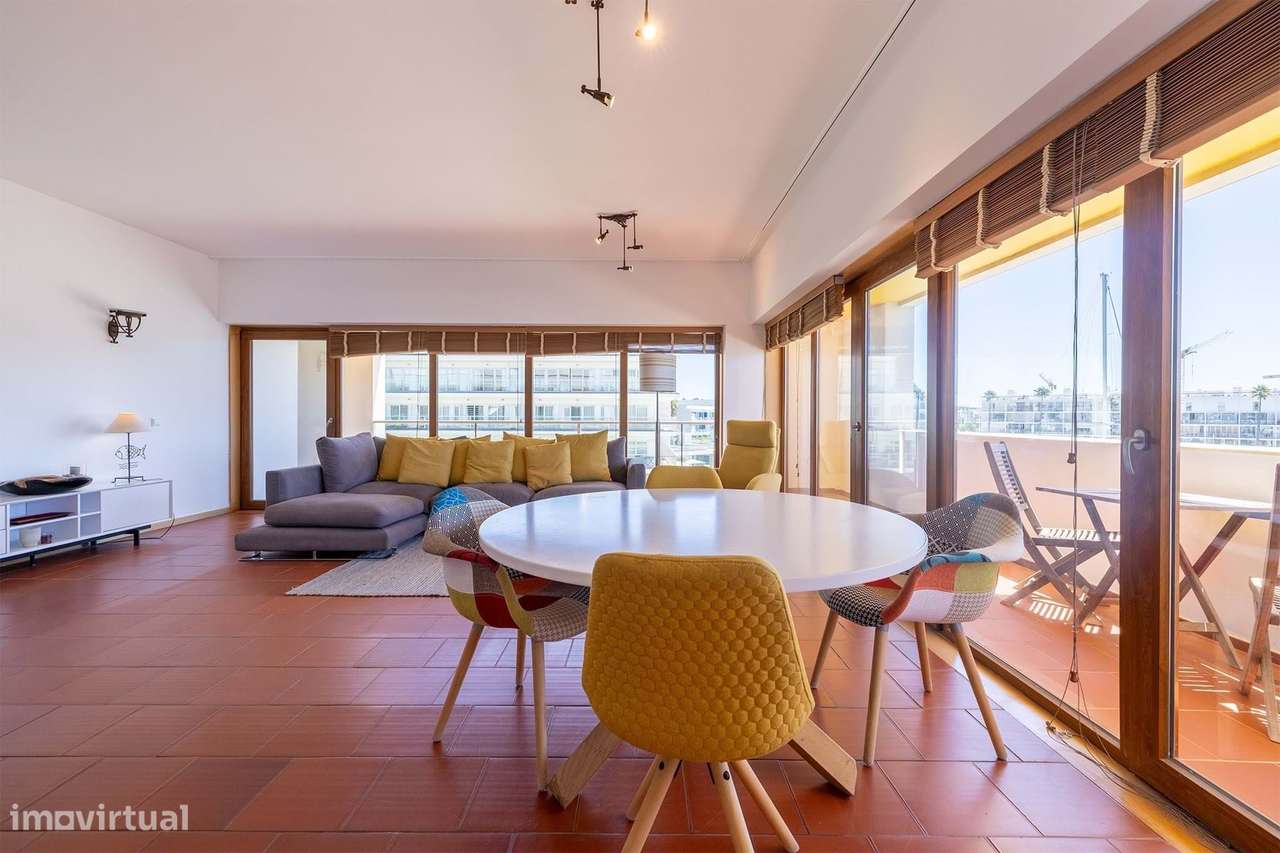 APARTAMENTO DE 2 QUARTOS EM PRIMEIRA LINHA DA MARINA - LAGOS - Grande imagem: 5/32