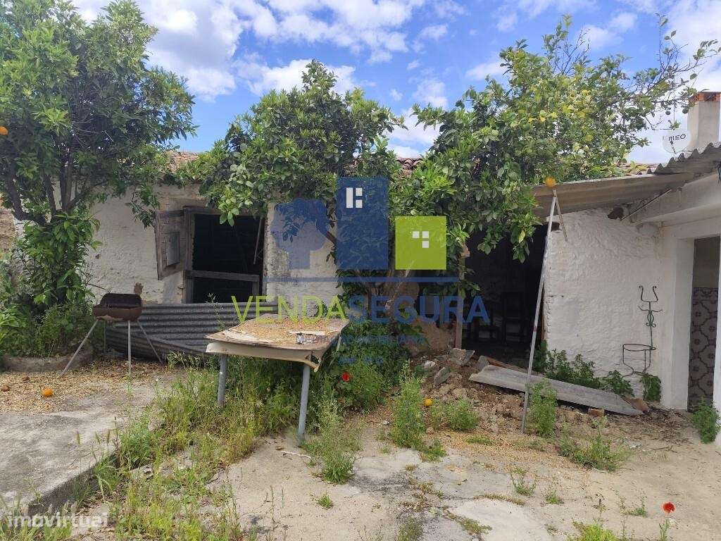 Casa térrea T4 com quintal | Granja-16