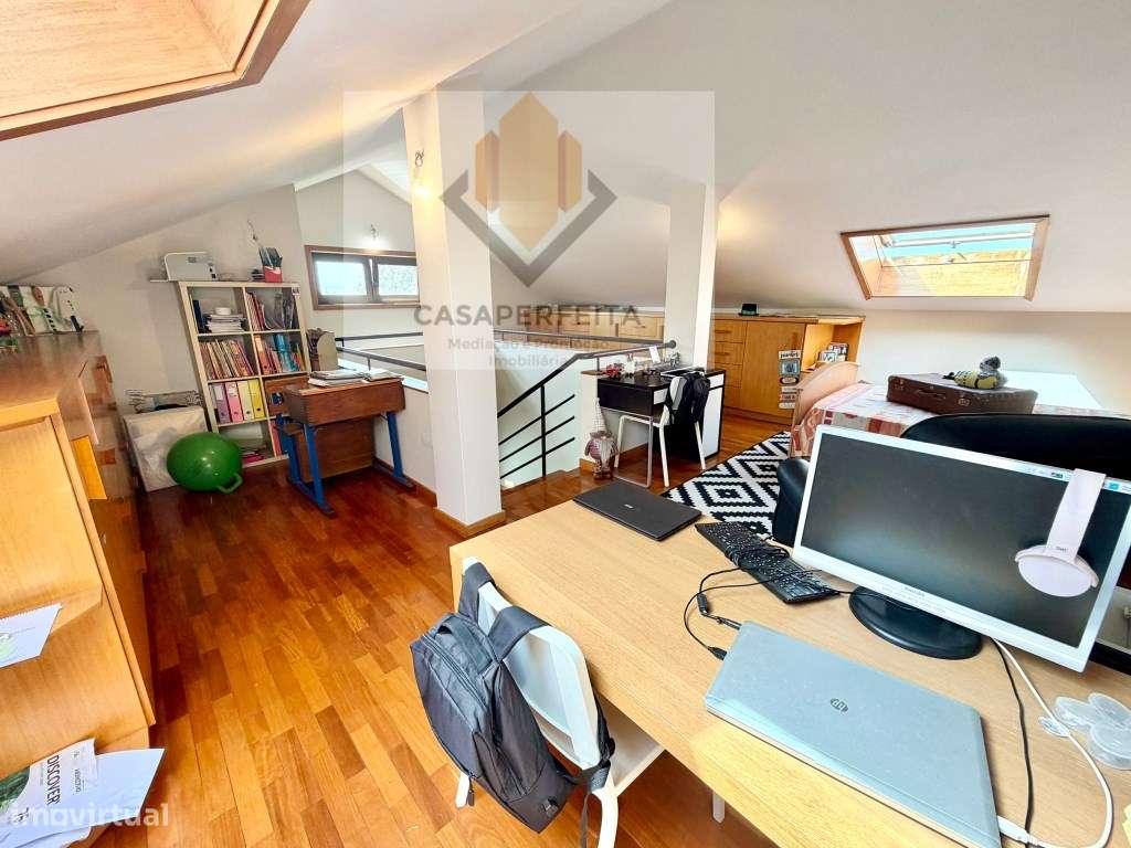 Luminosa Moradia T3+1 de 4 Frentes com Jardim, Escritório e Anexo -...-29