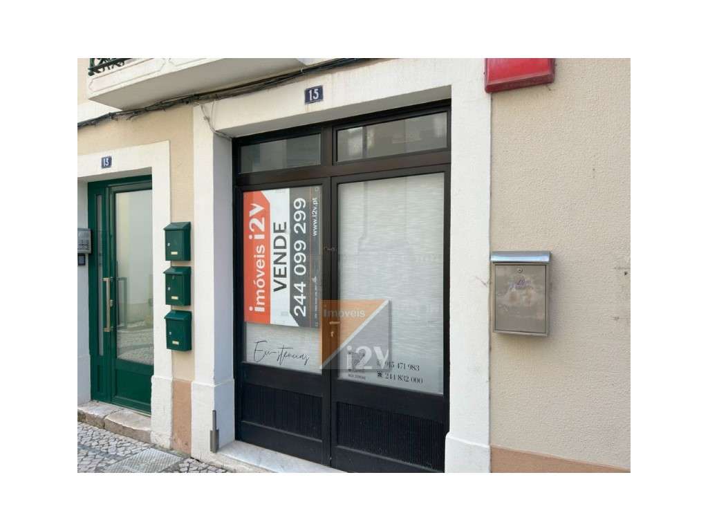 Loja- Zona centro Histórico Leiria ( Compra ou arrendamento) - Grande imagem: 1/23
