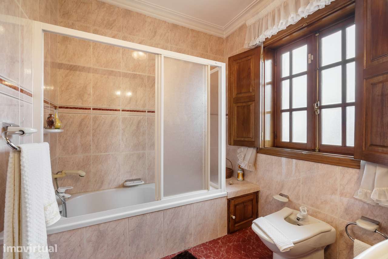 Moradia T5 em pedra em Vila Verde da Raia - Chaves-30