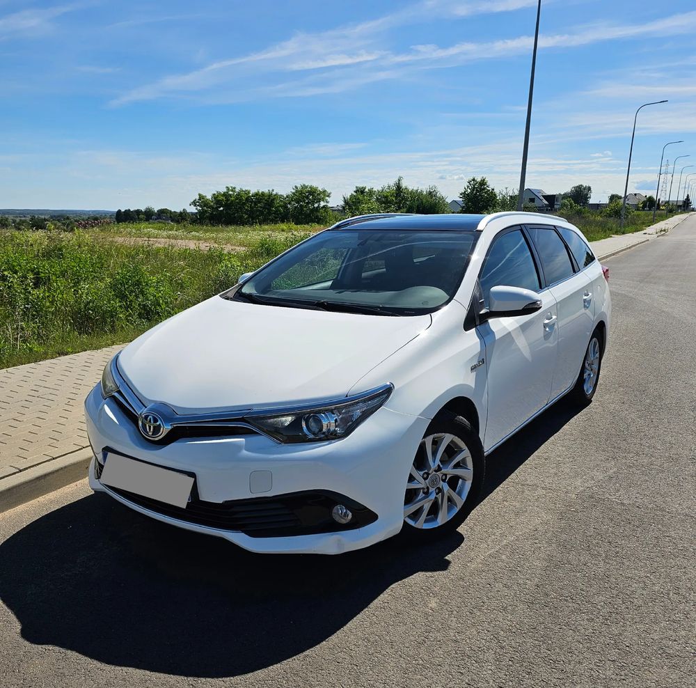 Toyota Auris II (2012-) Hybrid 135 Dynamic 2015