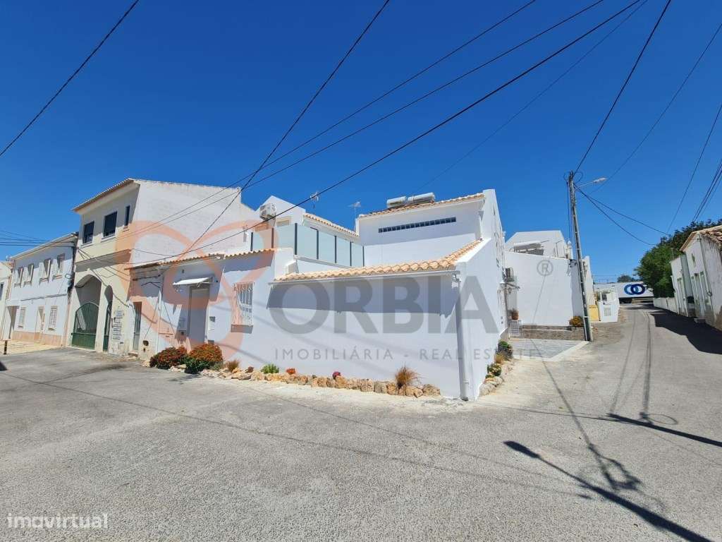 Fantástica moradia para venda com 3 quartos, no centro da Guia, Alb... - Grande imagem: 4/29