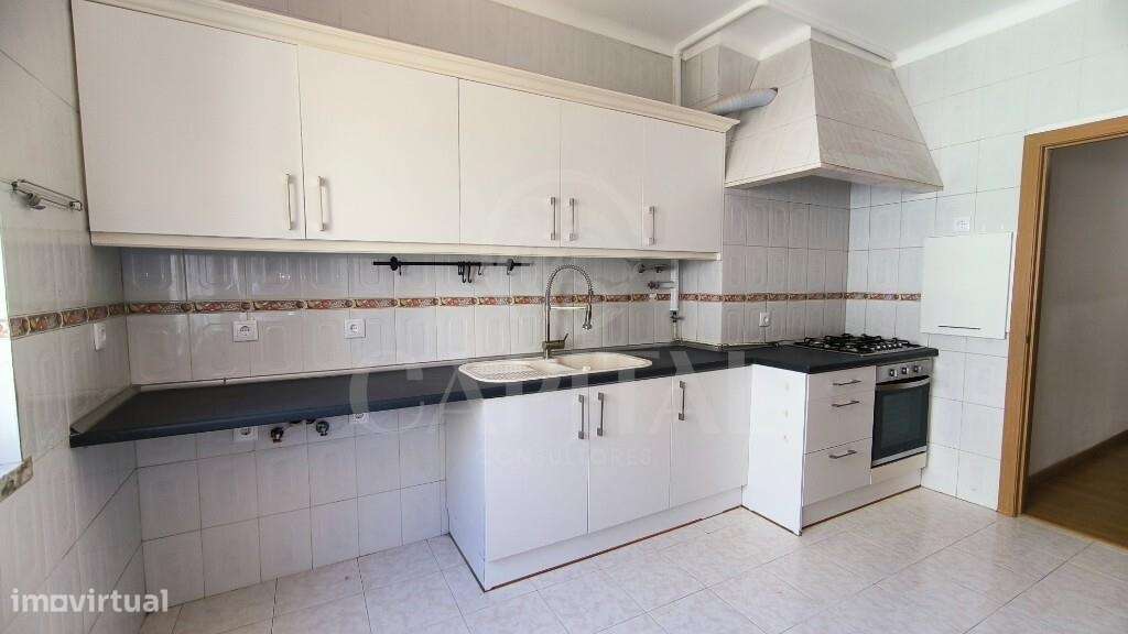 Apartamento T4 nas Mercês-14