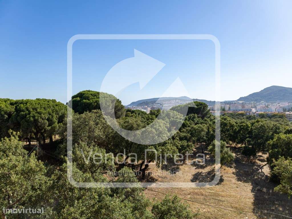 Apartamento T3 em Setúbal com box e vista para Serra da Arrábida-49