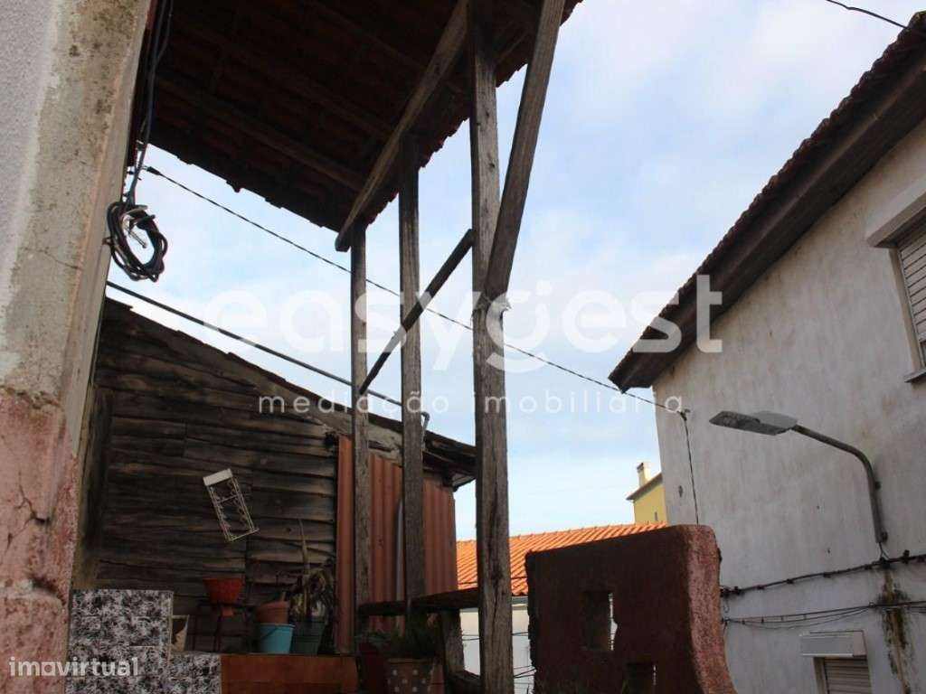 Moradia Tipologia T2 Unifamiliar inserida na vila do Tortosendo - Grande imagem: 4/13