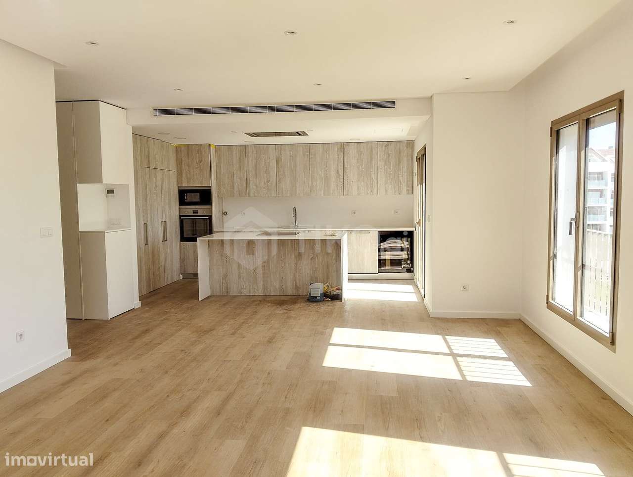 Apartamento T3 + 1 DUPLEX  com garagem/BOX  e arrumos à venda em Monti-0