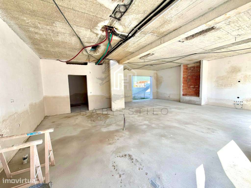 Moradia nova com excelentes áreas-8