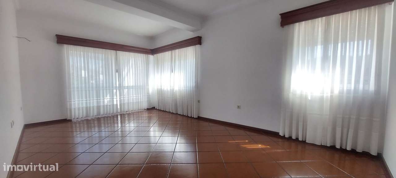 APARTAMENTO T2 - CARVALHAL-5
