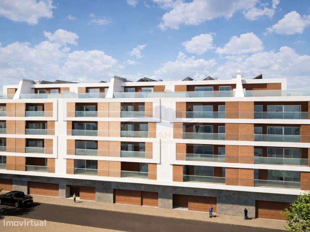 Apartamento T3 Espaçoso com Suite, Varanda e Garagem - Ideal para F... - Grande imagem: 2/6