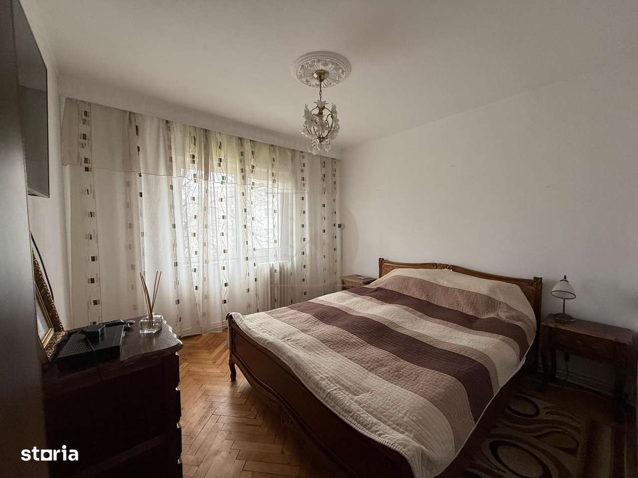 Pacurari - Petru Poni , apartament 3 camere etaj 34-6