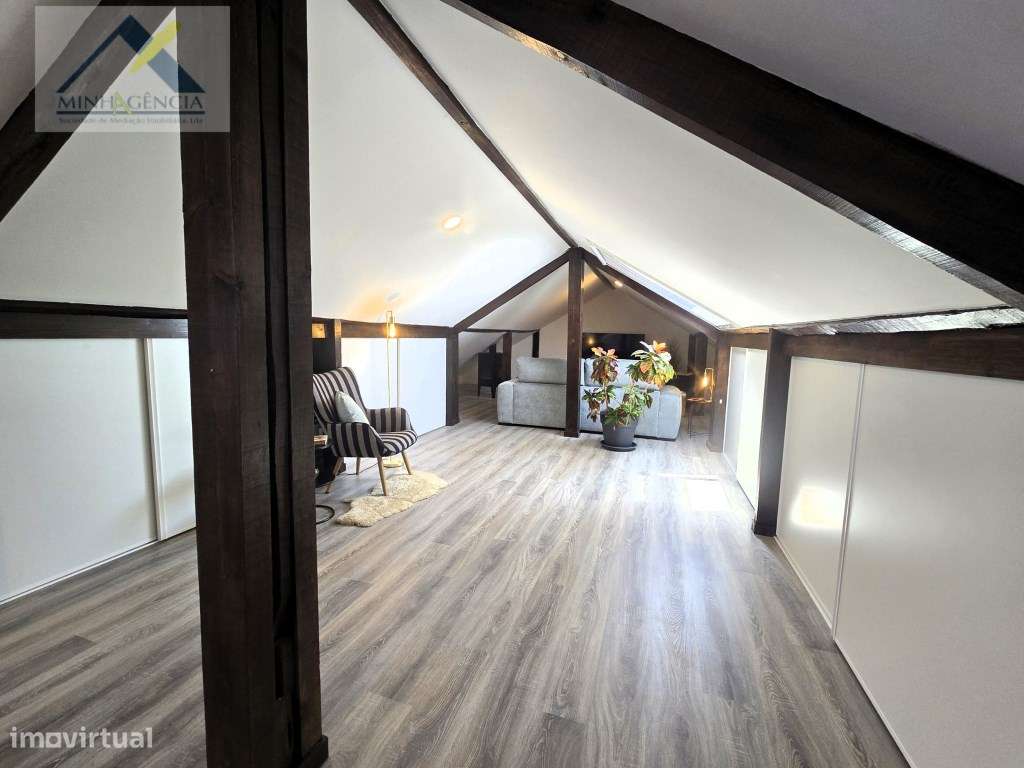 Apartamento T2 Duplex remodelado no Lavradio-11