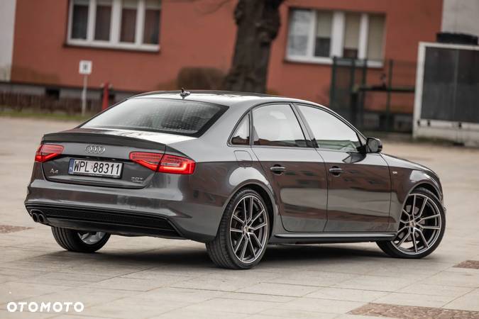 Audi A4 2.0 TFSI Quattro - 13