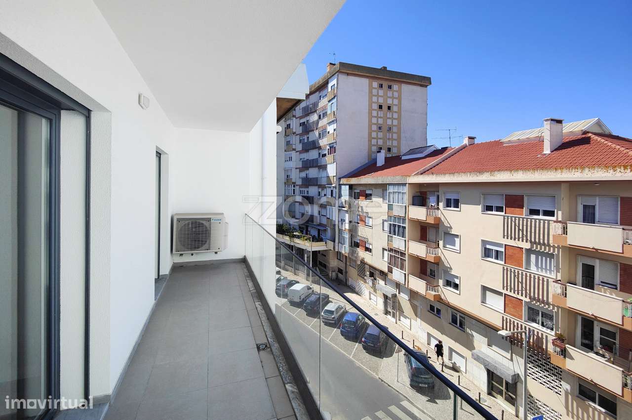 Apartamento T5 Novo em Sacavém-45