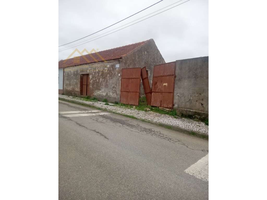 Arrecadações (2 c/ área 60+62 m2) e logradouro - - Grande imagem: 4/10