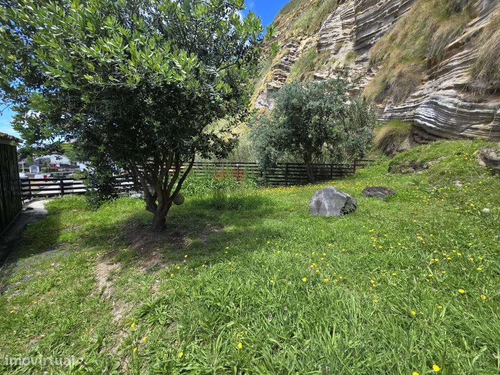 Moradia Isolada T2 -Rocha da Relva-31