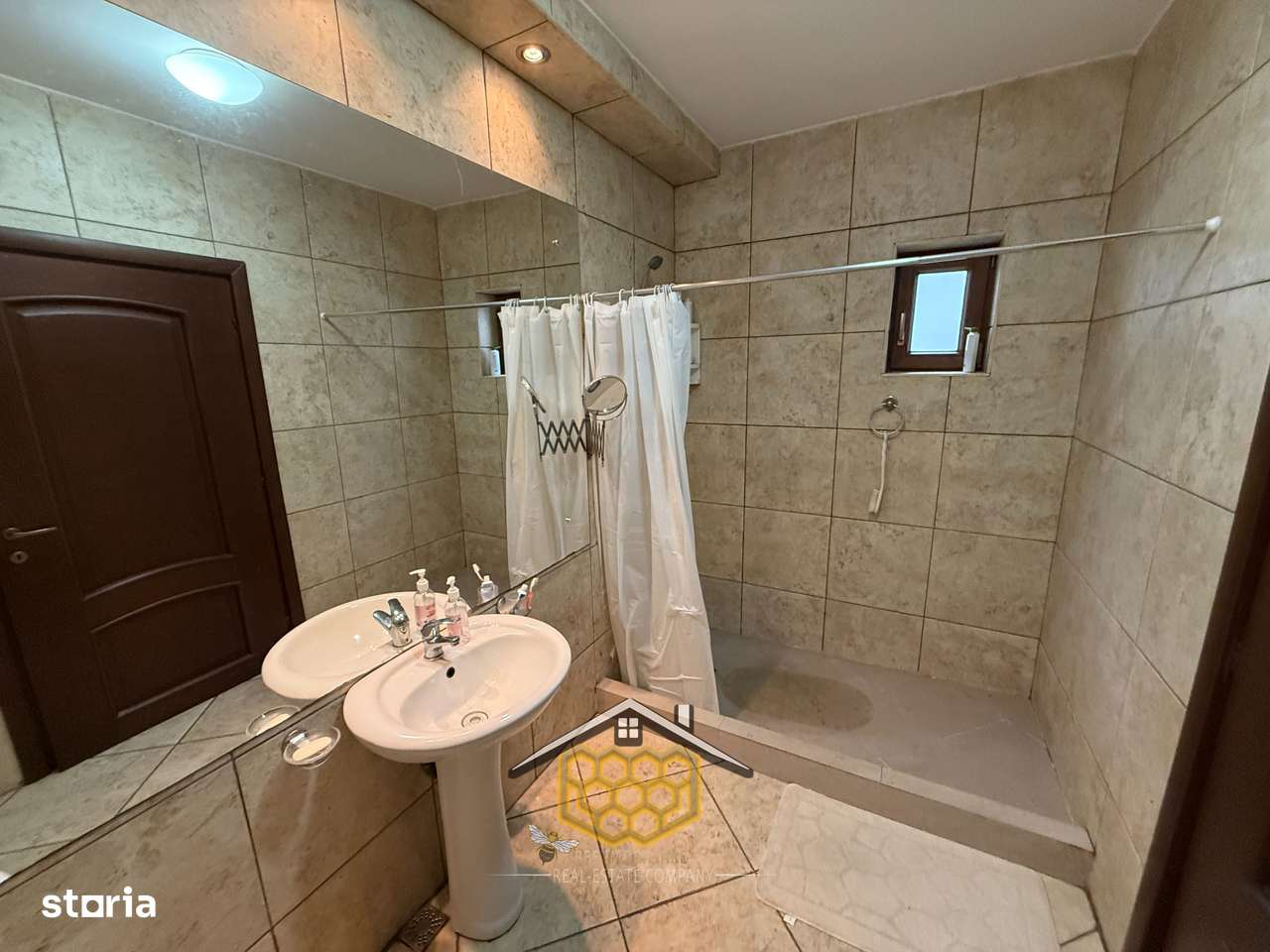 Casa P+1 cu garaj si 950 mp teren in Simnicul de jos - Comision 0%-11