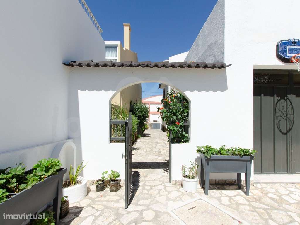Moradia T6+1 renovada em Benavente-54