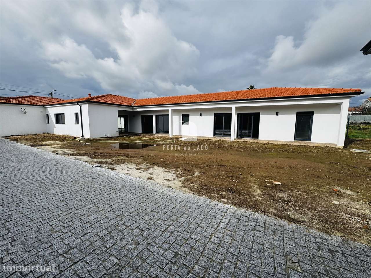 Moradia T4 Nova para Arrendar em Arada, Ovar | Com Jardim e Garagem - Grande imagem: 2/39