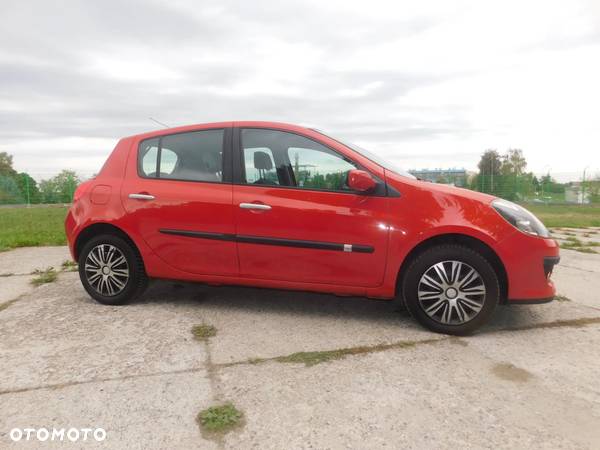 Renault Clio 1.6 16V Expression - 13