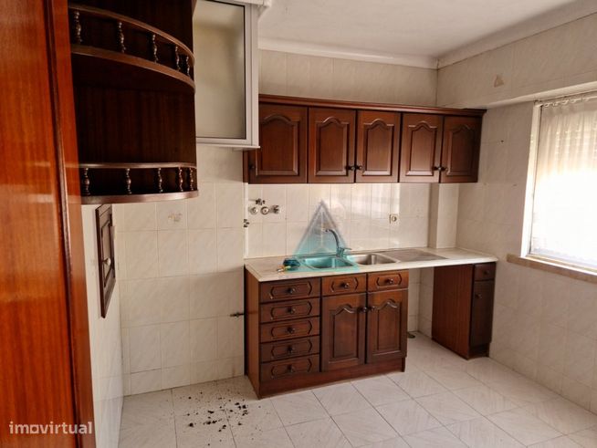 T3 Pontinha * * oportunidade * * Excelente Localização * * REMODELADO-0