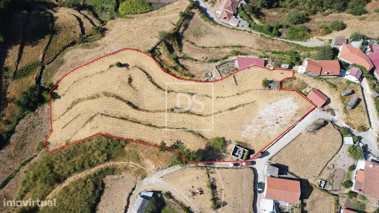 Terreno com ruínas e viabilidade de construção em aldeia típica – Murg - Grande imagem: 5/23