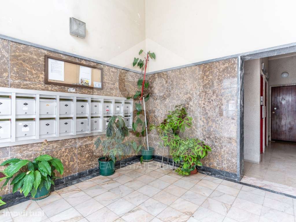 T3 Luminoso com Open Space - Lumiar (Rua Quinta das Lavadeiras)-20