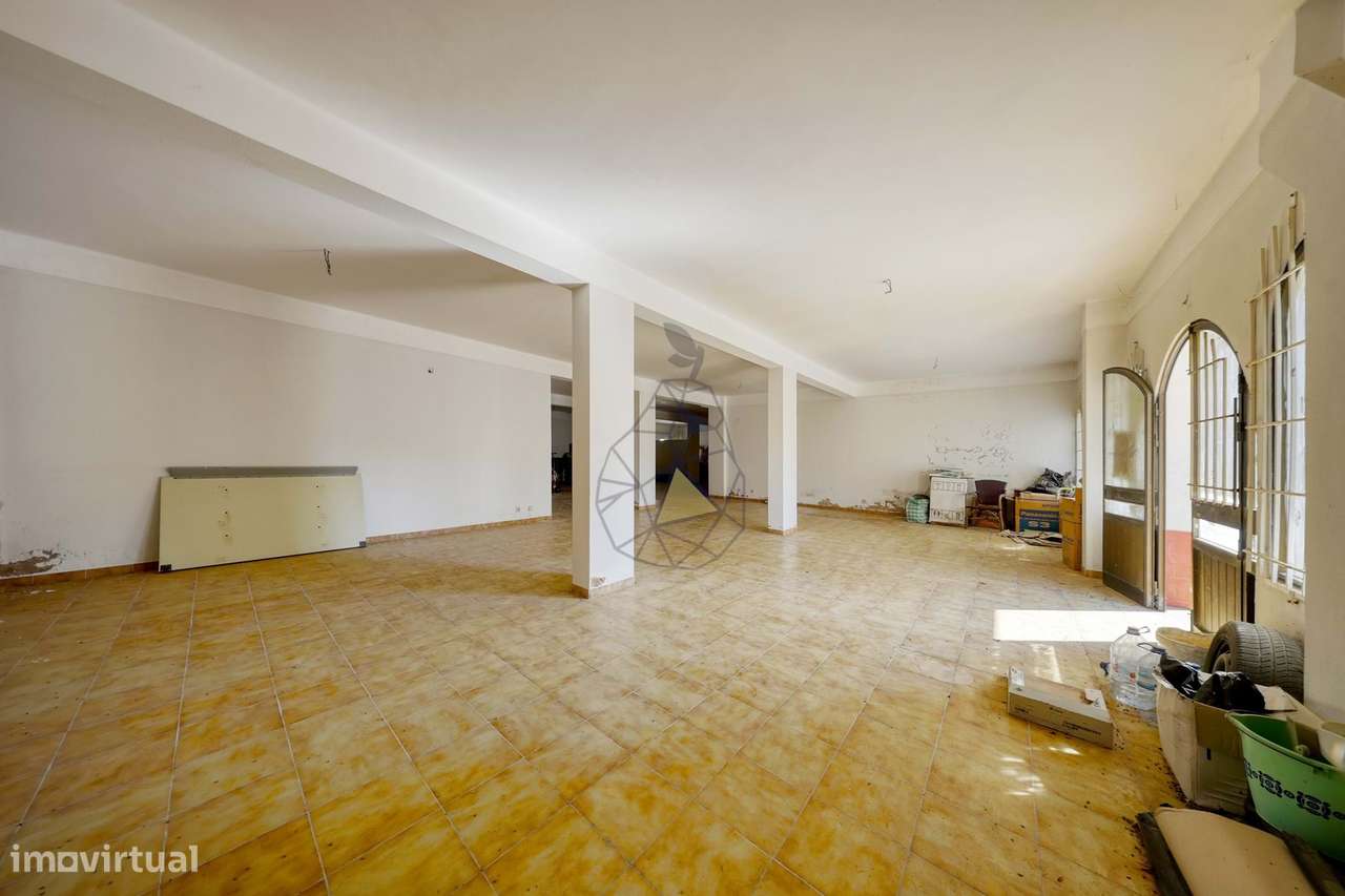 Loja com 187 m2 para venda em caldeira do Moinho - Abicada - Portimão - Grande imagem: 2/24