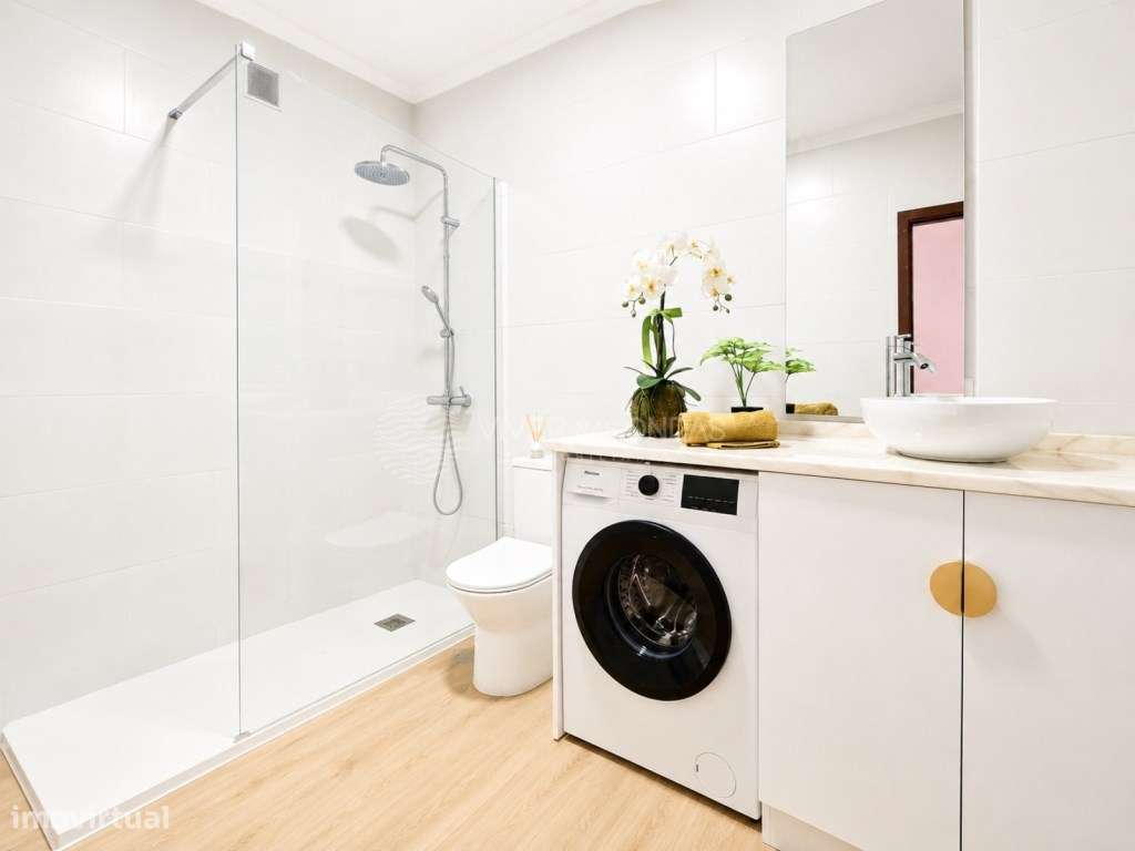 T2 Duplex com Terraço à porta da estação das Devesas e do Futuro Me...-16