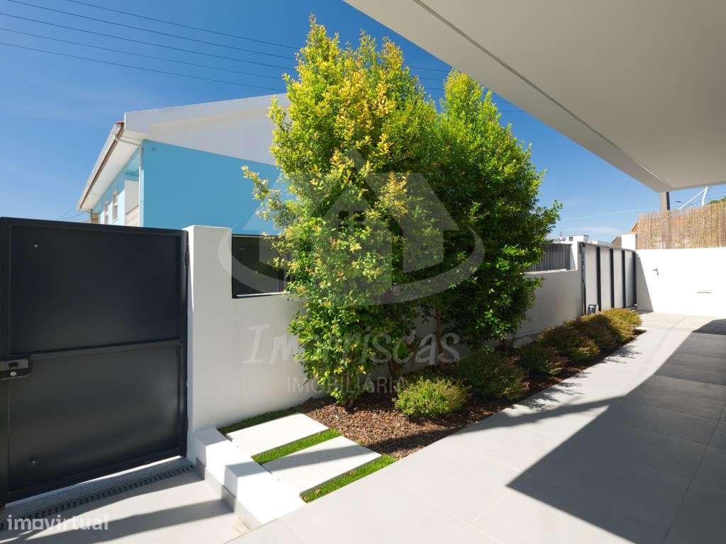 Moradia V4 Nova de Luxo com Rooftop e Vista Rio | Santa Iria de Azóia-8