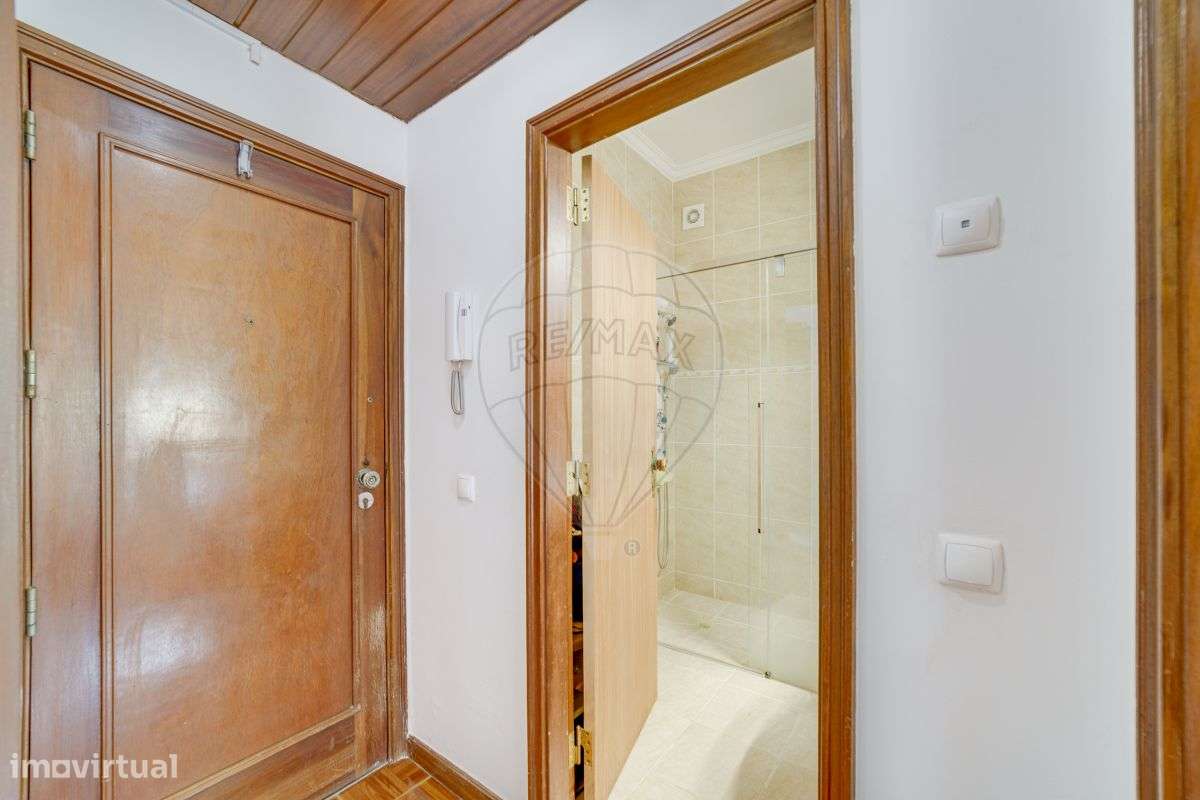 Apartamento T1 para arrendamento - Grande imagem: 2/14