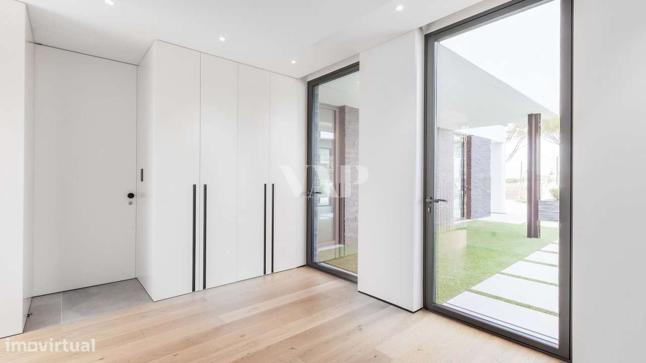 Moradia Contemporânea 5 Quartos Frente Golfe, Vilamoura - Grande imagem: 5/46